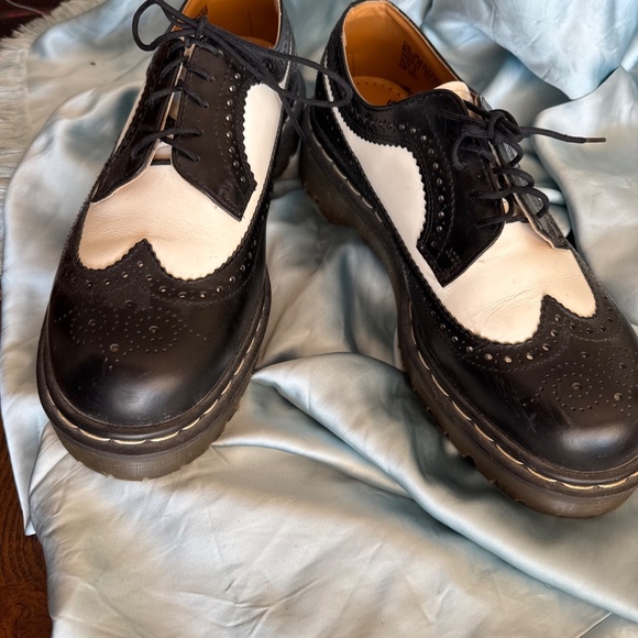 Dr. Martens Bex Brogue Shoes Black White Wingtip Oxford England US •M 8,W10. main image 15